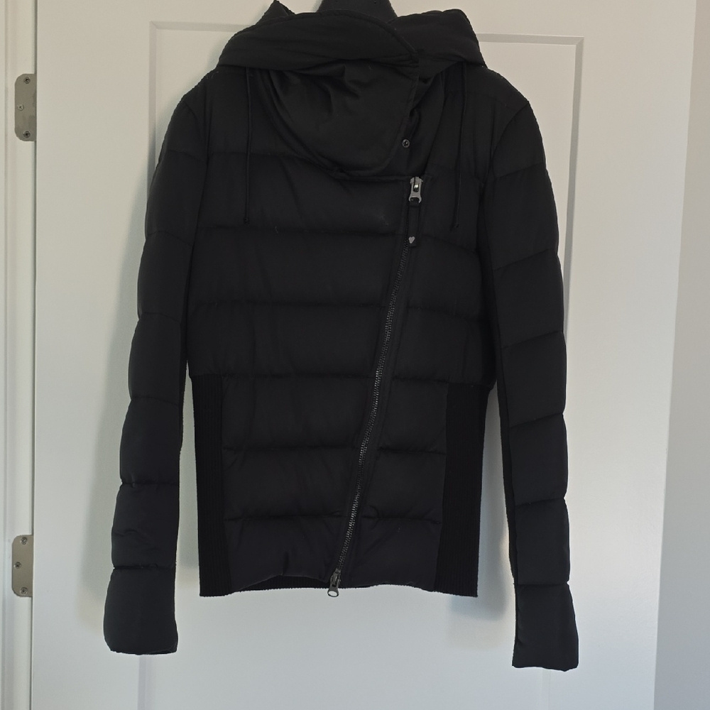 Twin-Set Simona Barbieri . Asymmetrical Black Puffer Jacket. Size L